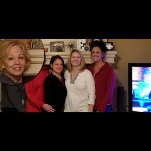 Meet your Posher, Loni